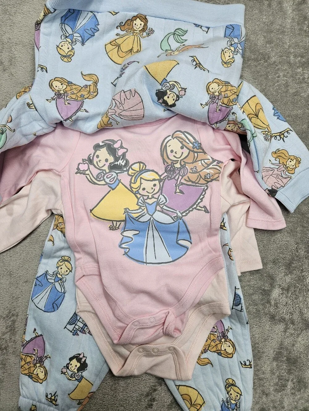 Disney Princess 3-Piece Baby Outfit Set Size 6M Blue Pink Belle Cinderella Snow